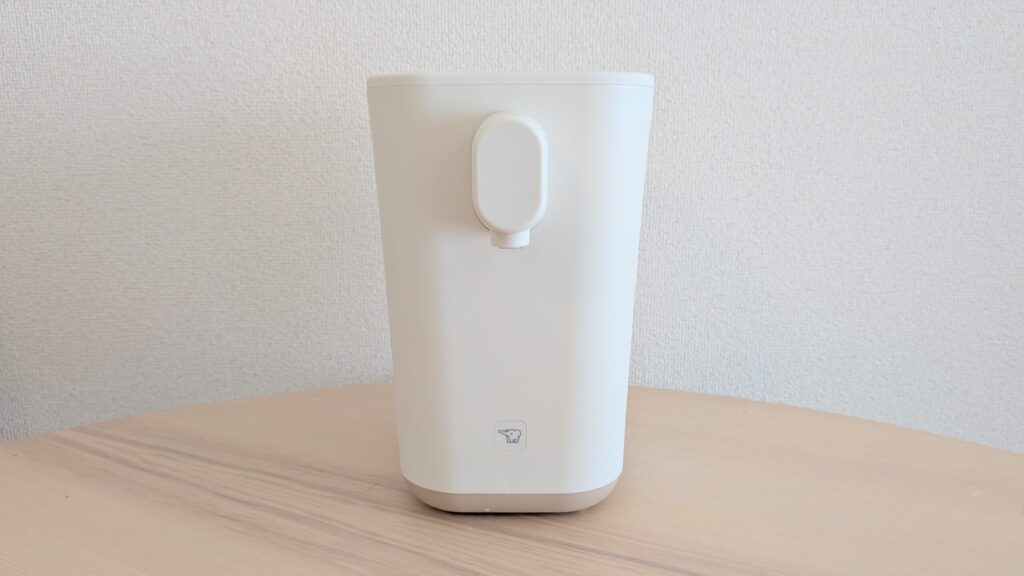 象印の電気ポットSTAN.を正面から見た写真